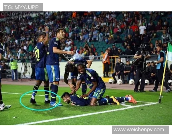 通过图片线索猜测足球明星的趣味挑战活动